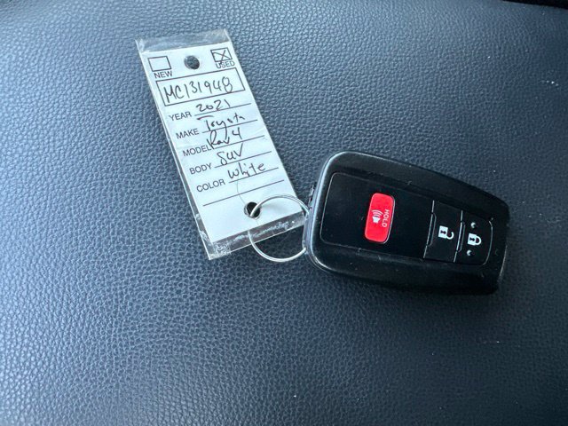 Used 2021 Toyota RAV4 XLE FWD image 41