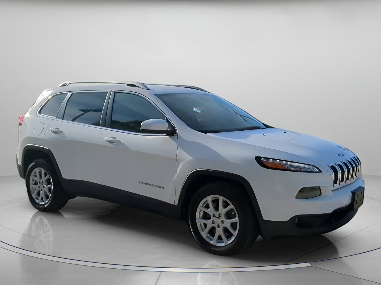 Used 2018 Jeep Cherokee Latitude w/ Safety Group FWD image 36