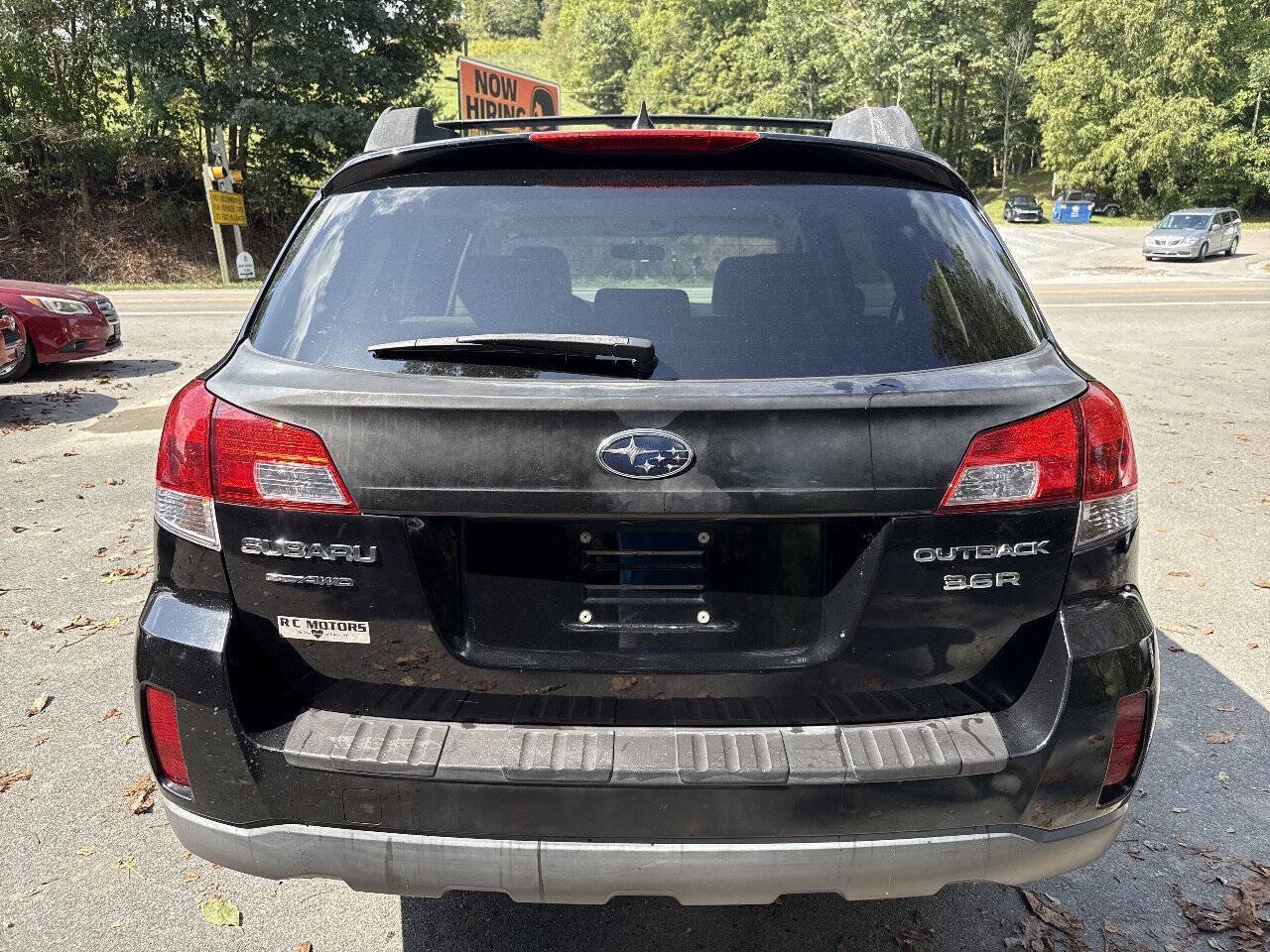 Used 2012 Subaru Outback 3.6R Limited w/ Popular Pkg 2 AWD/4WD image 4