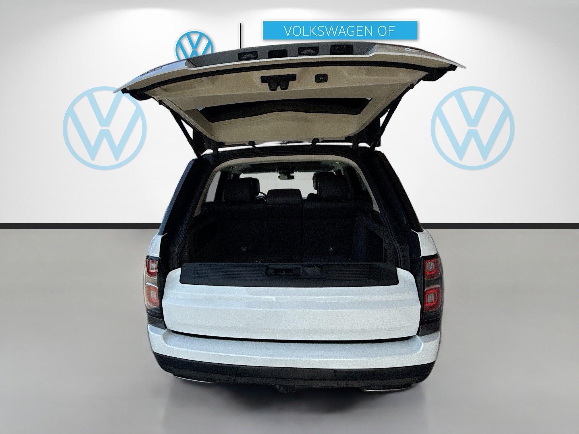 Used 2019 Land Rover Range Rover Velar R-Dynamic SE image 27