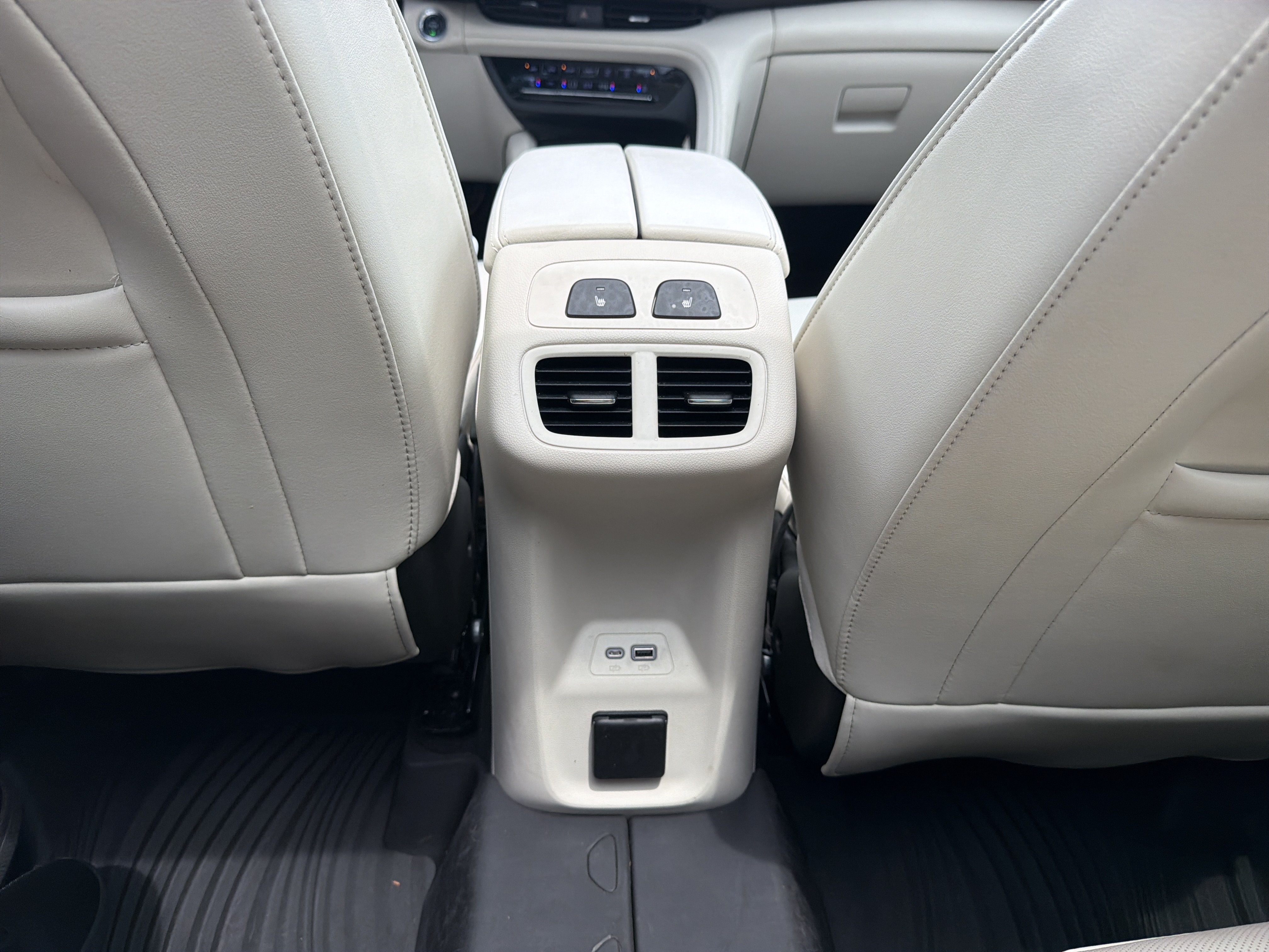 Used 2023 Buick Envision Avenir AWD/4WD image 28