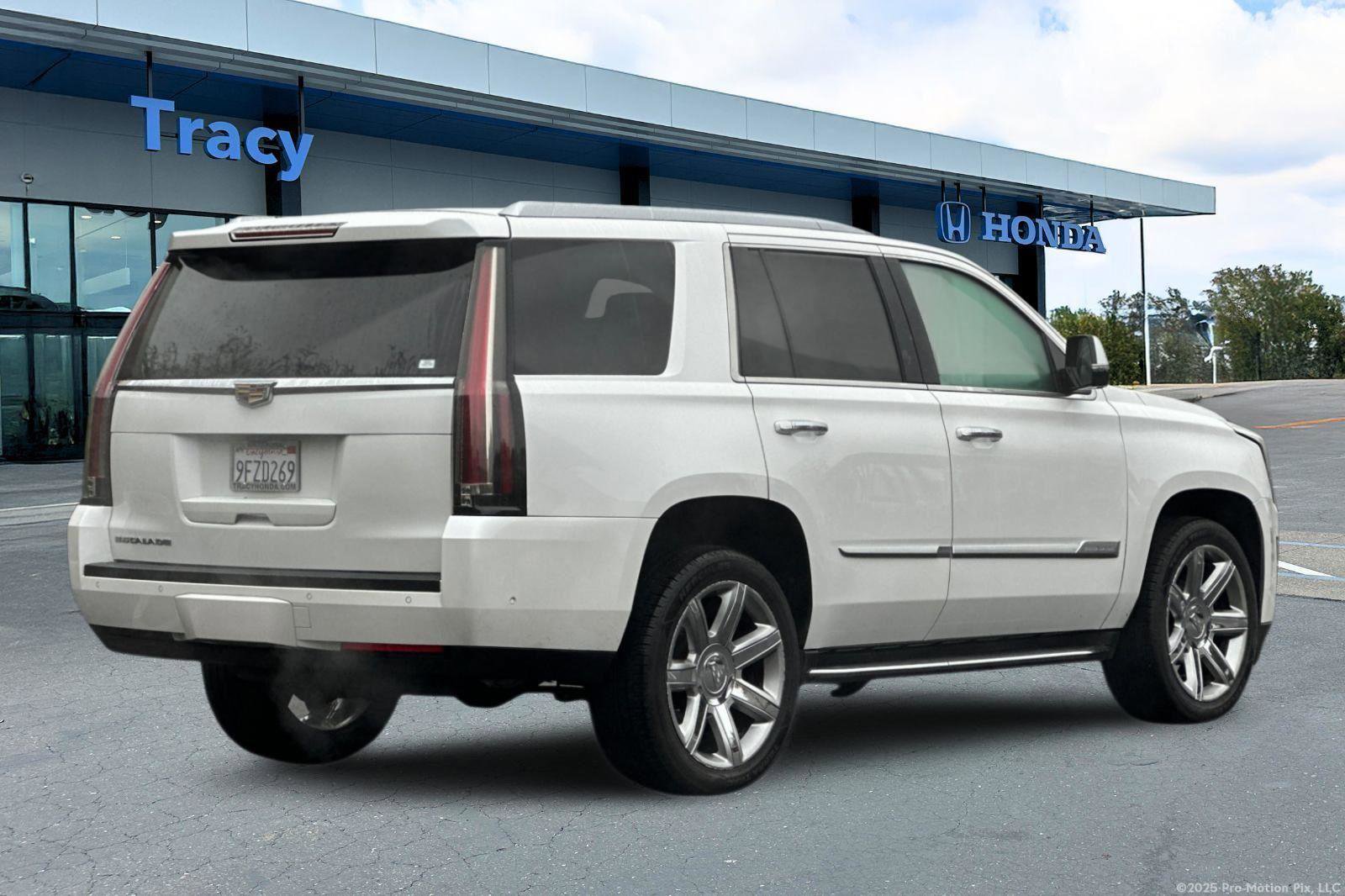 Used 2019 Cadillac Escalade Luxury image 6