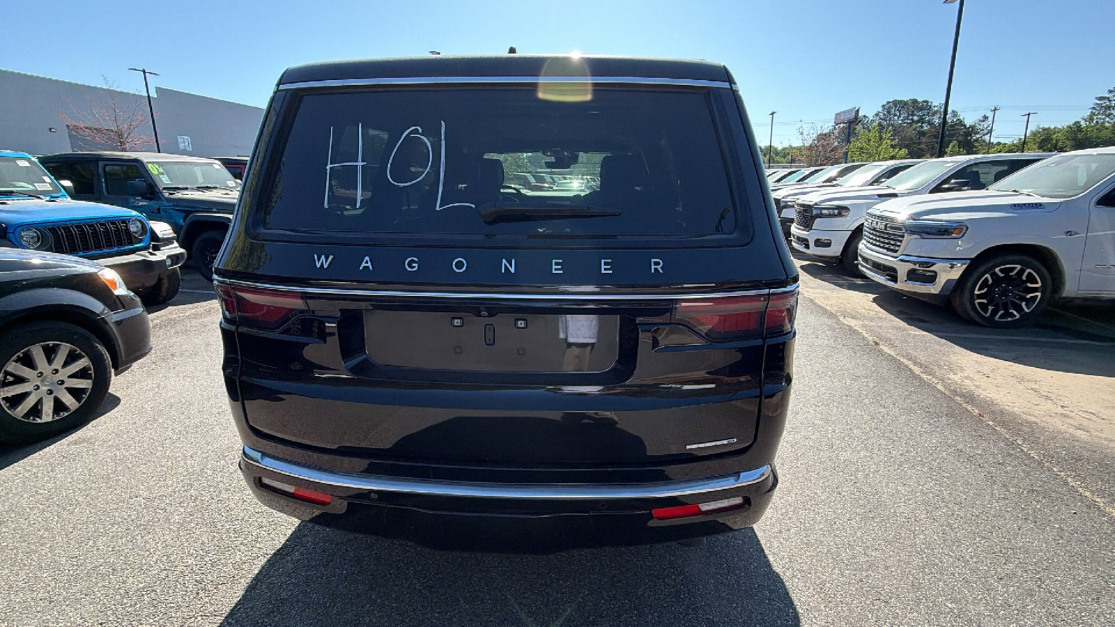 Used 2024 Jeep Wagoneer Series III w/ Premium Group I AWD/4WD image 9