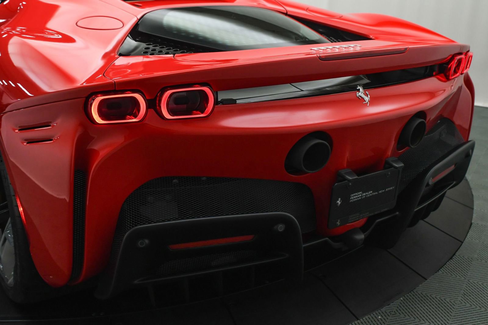 Used 2023 Ferrari SF90 Stradale image 18