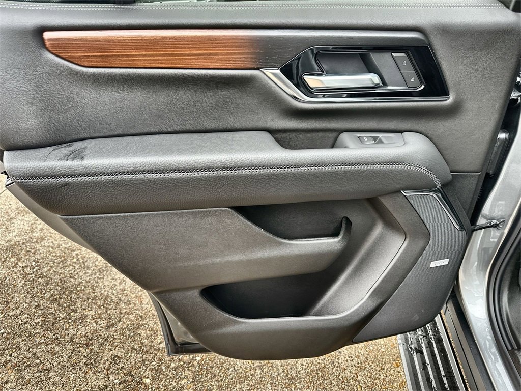 New 2026 GMC Yukon Denali w/ Sun & Power Step Package image 15