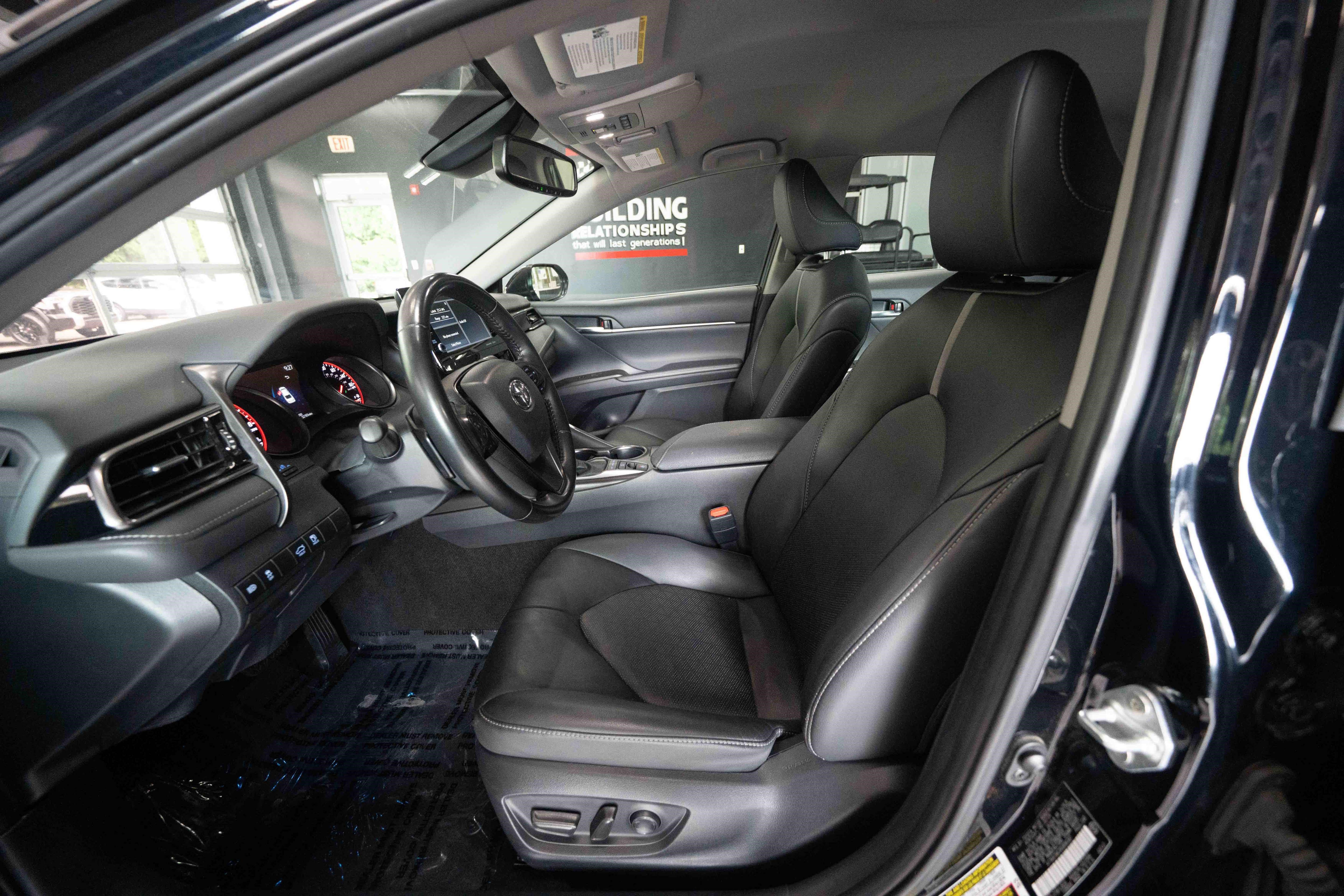 Used 2024 Toyota Camry XSE FWD image 9