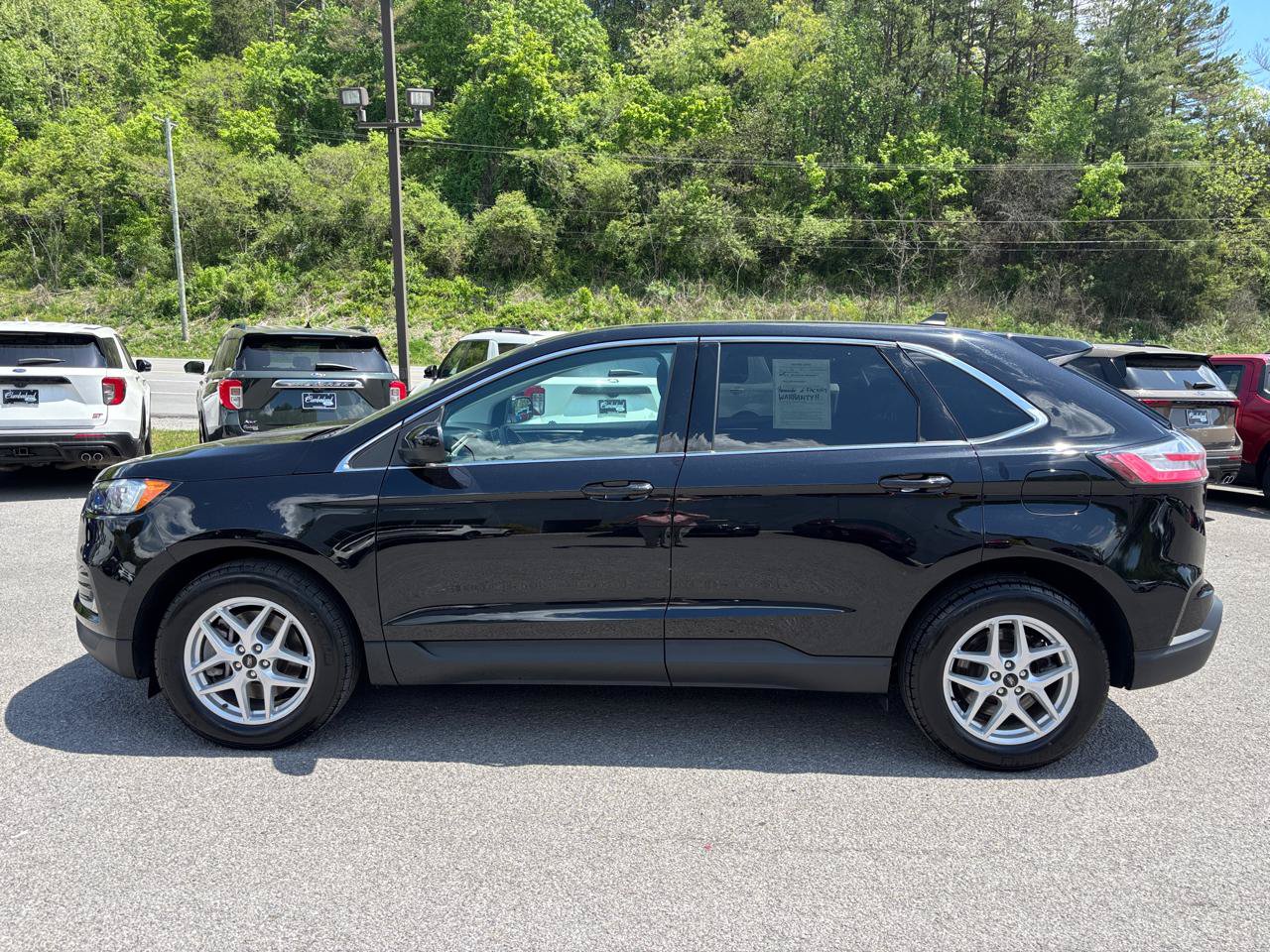 Used 2024 Ford Edge SEL w/ Convenience Package AWD/4WD image 2