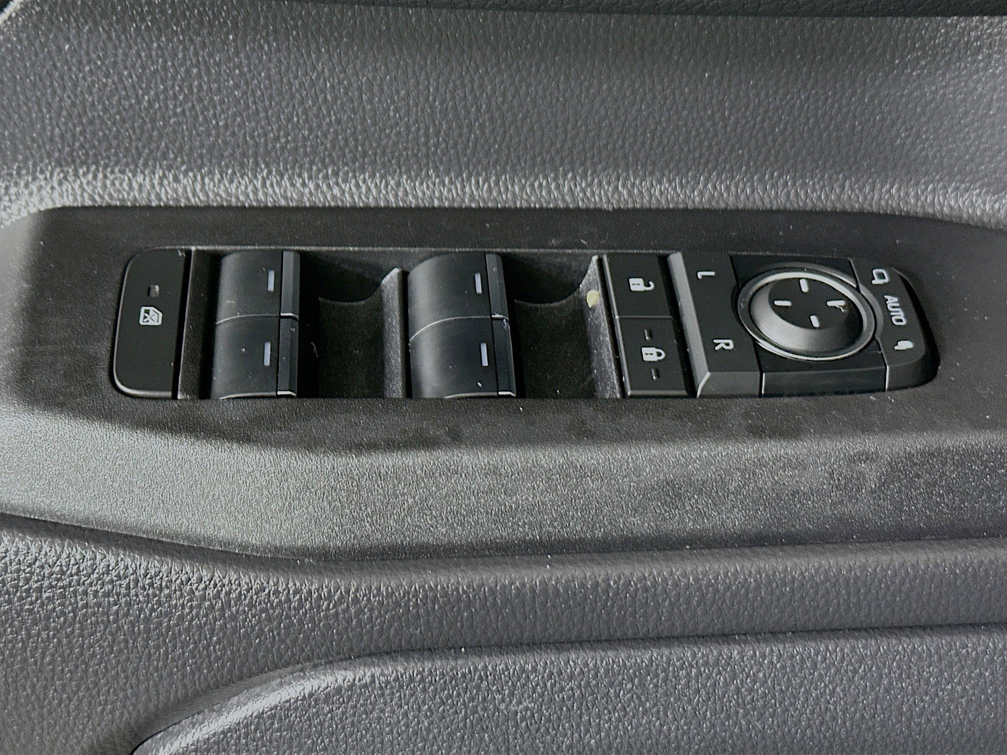 Certified 2025 Toyota Land Cruiser image 14