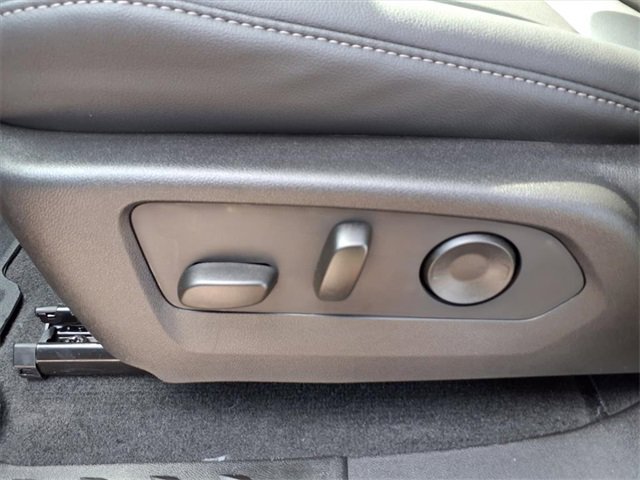 New 2026 GMC Canyon Elevation w/ Convenience Package image 27