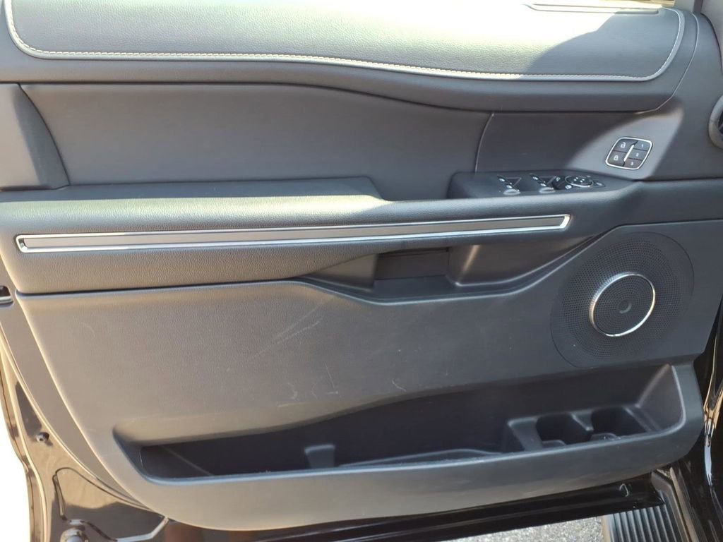 Used 2024 Ford Expedition XLT AWD/4WD image 15