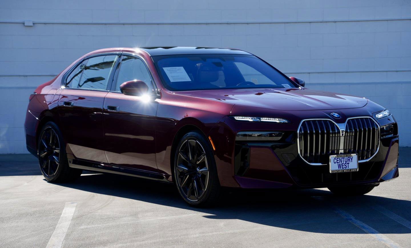 Certified 2025 BMW 760i xDrive w/ Executive Package