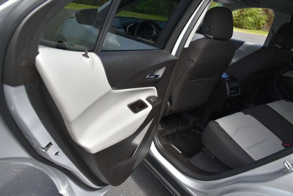 Used 2020 Chevrolet Equinox LS w/ LS Convenience Package FWD image 24