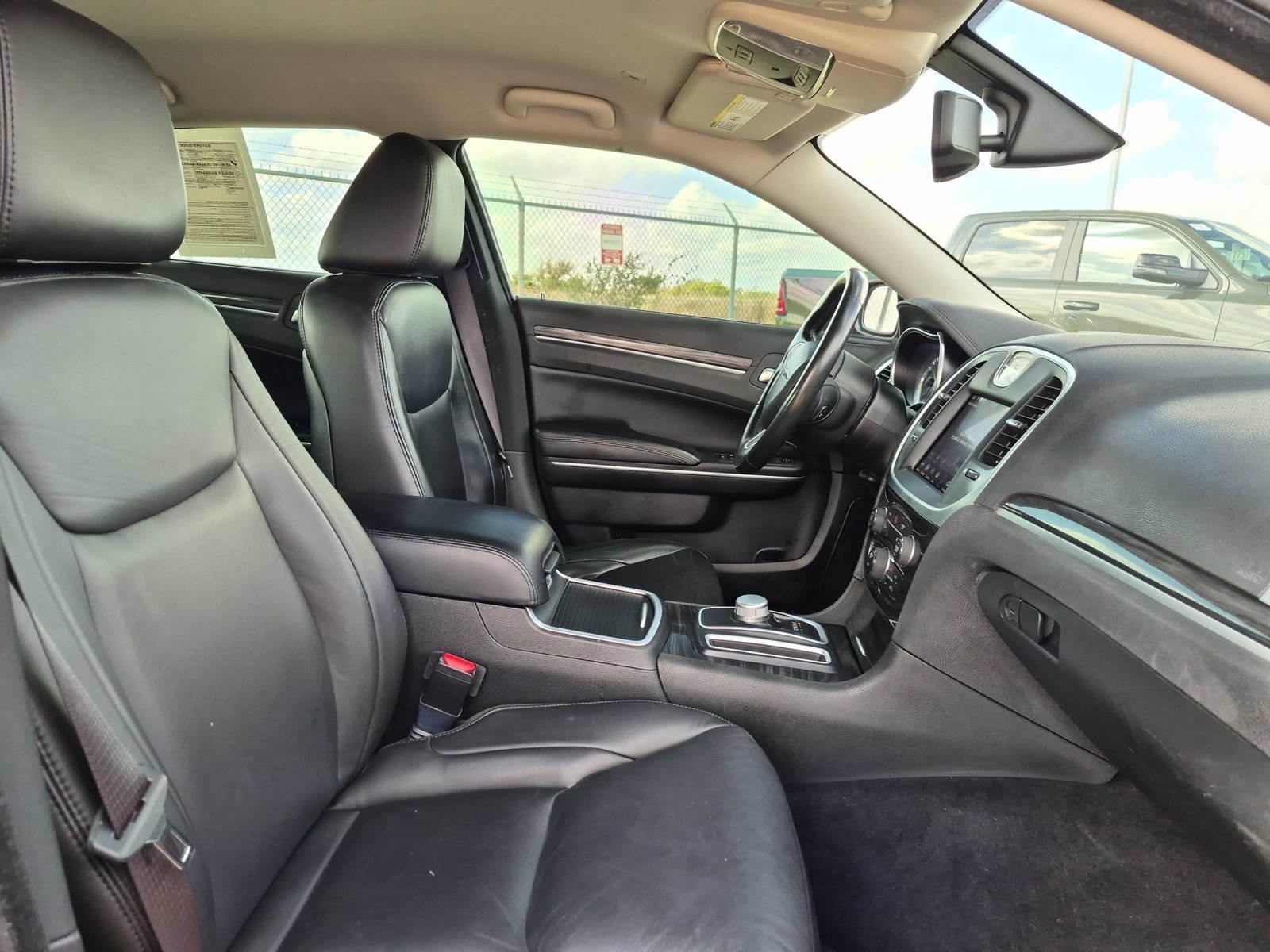 Used 2021 Chrysler 300 Touring L AWD/4WD image 27