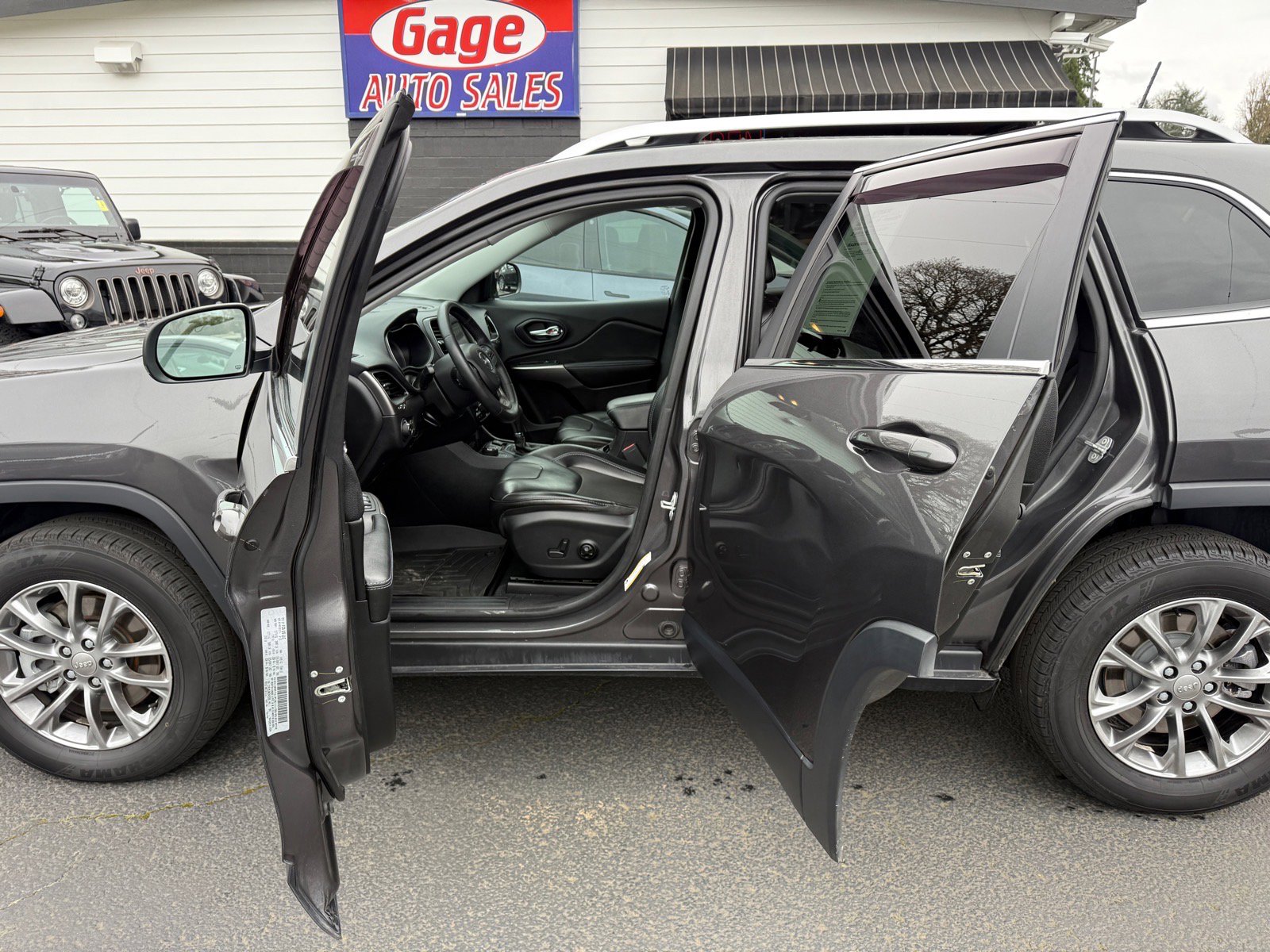 Used 2019 Jeep Cherokee Latitude Plus image 20