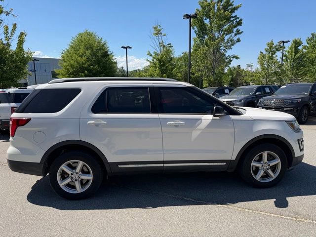 Used 2016 Ford Explorer XLT w/ Equipment Group 202A AWD/4WD image 6