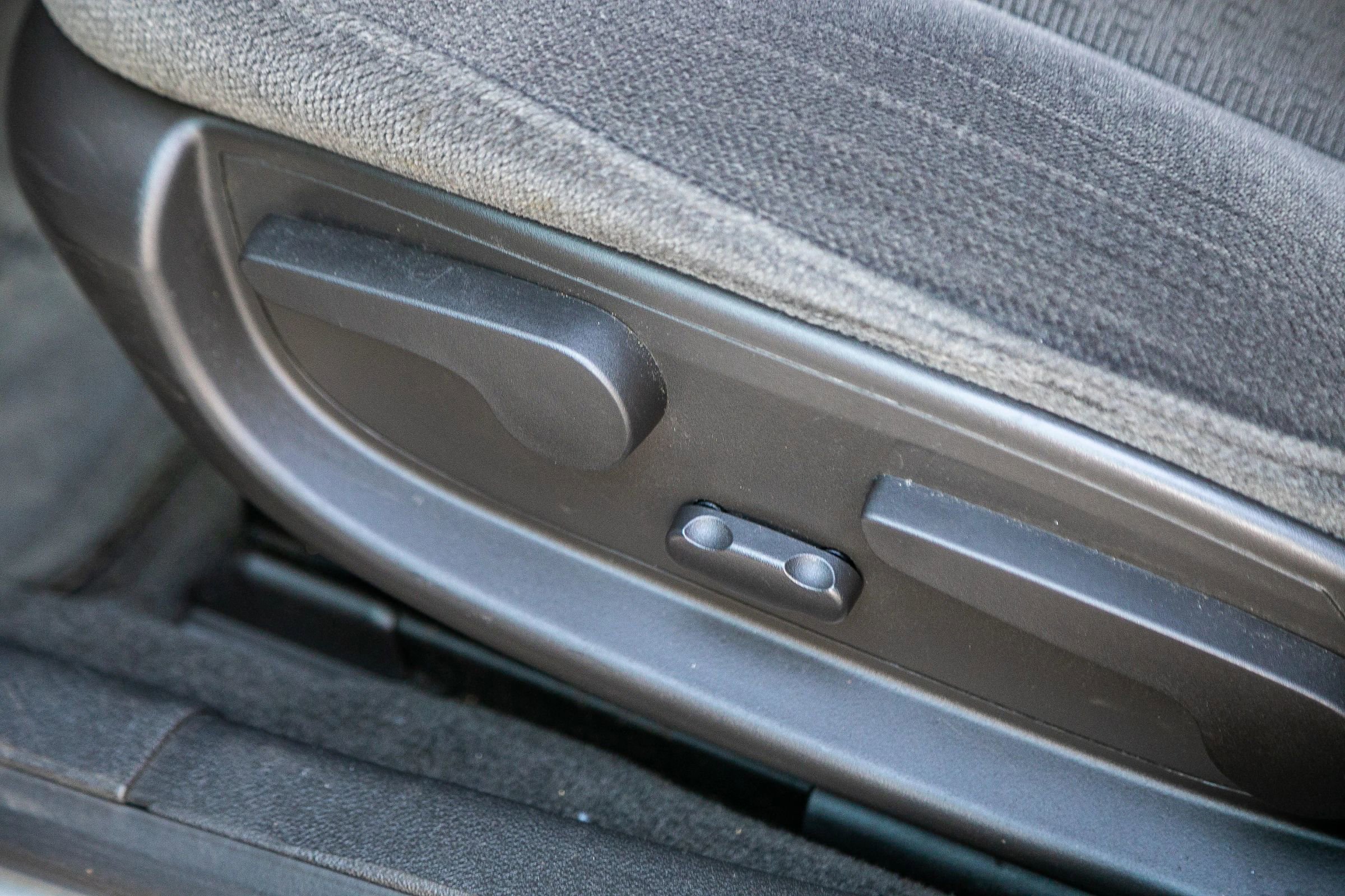 Used 2013 Chevrolet Impala LT w/ LT Sunroof Package image 29