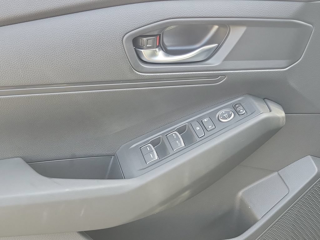 Certified 2025 Honda Accord LX image 19
