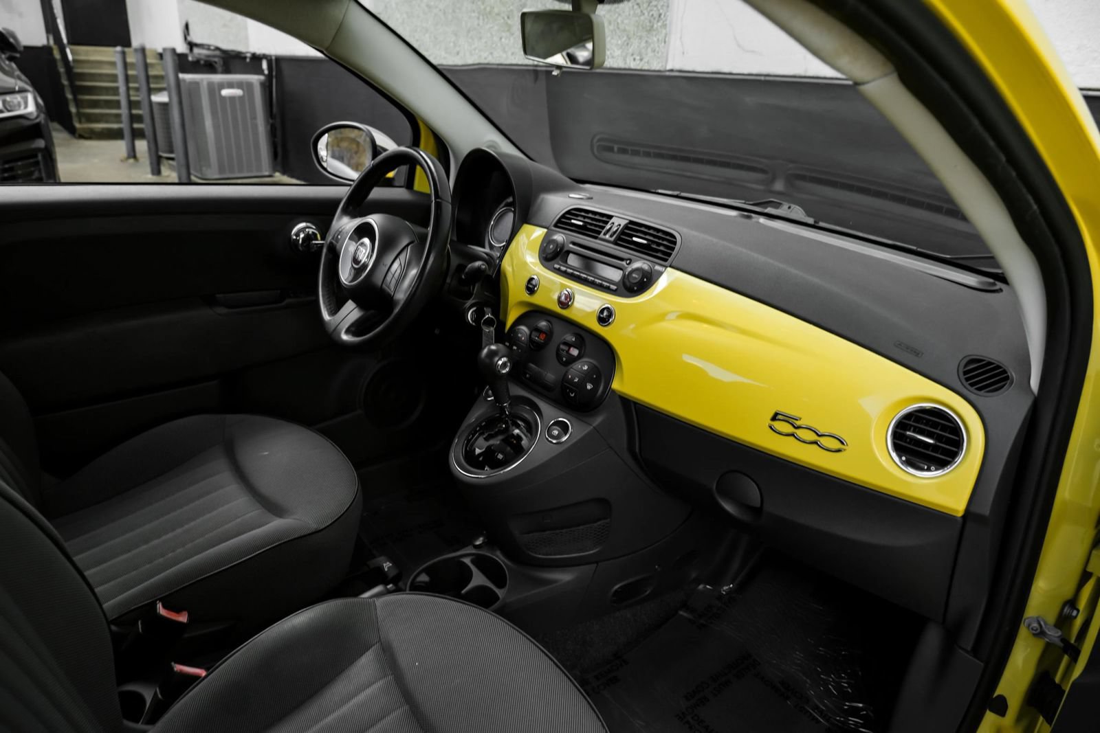 Used 2012 FIAT 500 Lounge FWD image 17