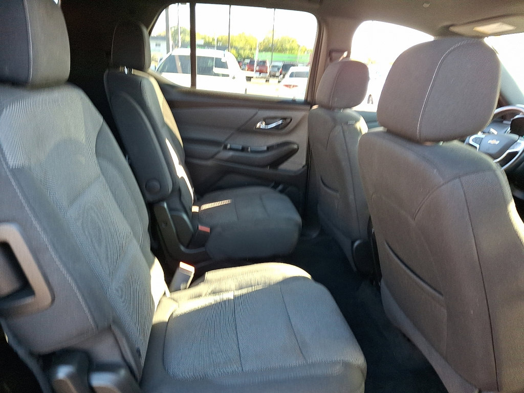 Used 2023 Chevrolet Traverse LT image 15