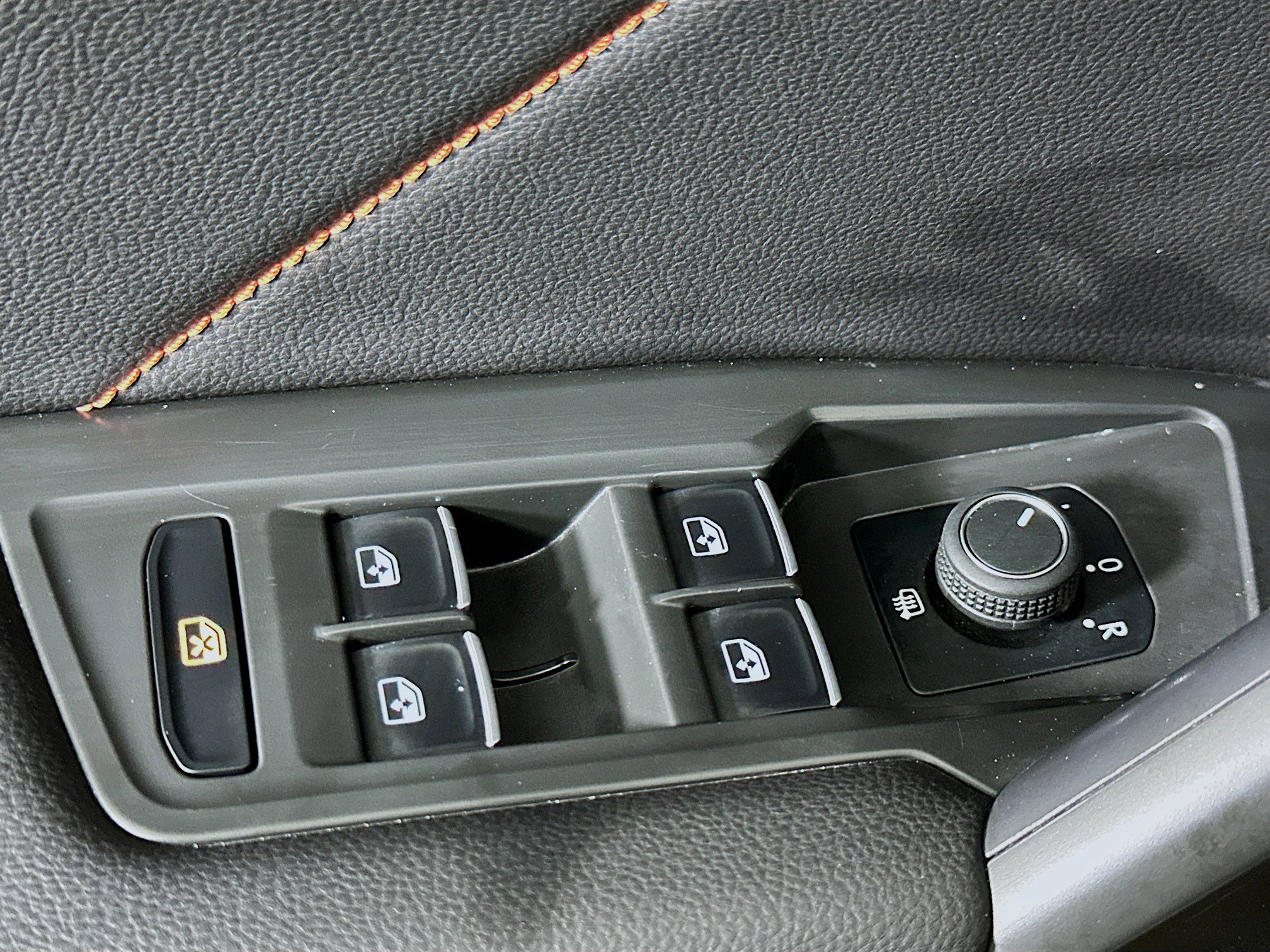 Used 2024 Volkswagen Tiguan Wolfsburg Edition image 15