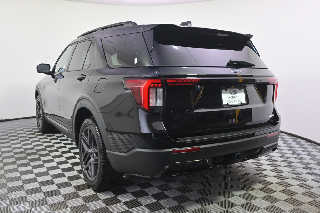 Used 2025 Ford Explorer ST-Line w/ Premium Package AWD/4WD image 4