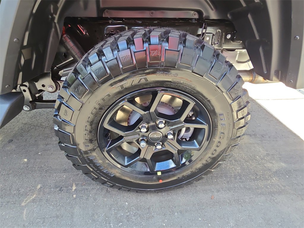 New 2025 Jeep Gladiator Sport image 32