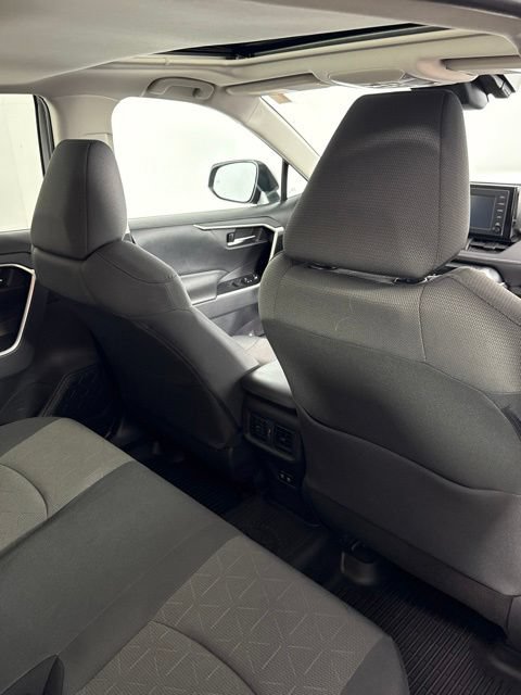 Used 2019 Toyota RAV4 XLE AWD/4WD image 28
