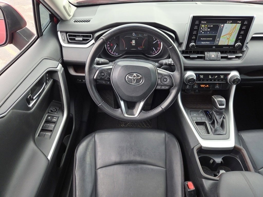 Used 2020 Toyota RAV4 Limited image 4