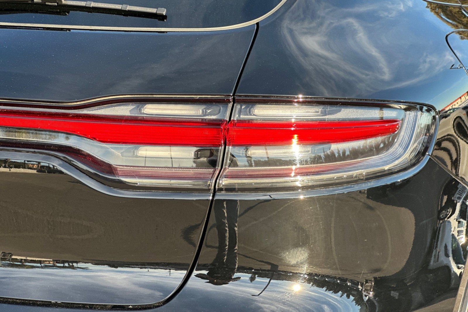 Used 2025 Porsche Macan image 28