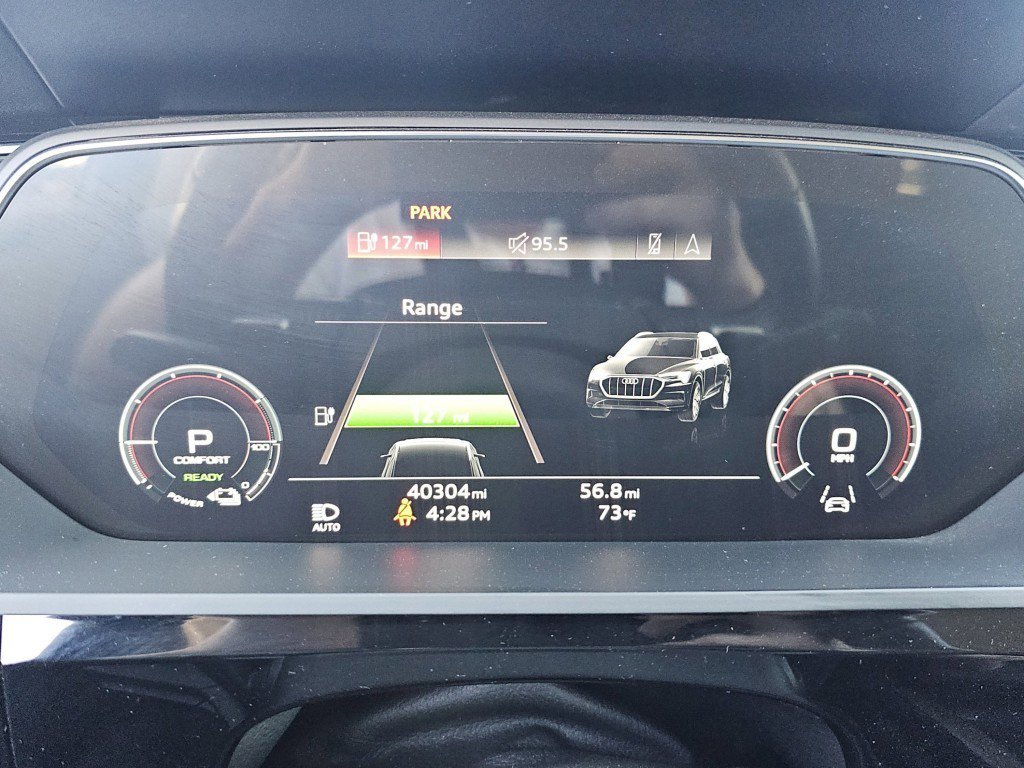 Used 2021 Audi e-tron Premium w/ Convenience Plus Package AWD/4WD image 31
