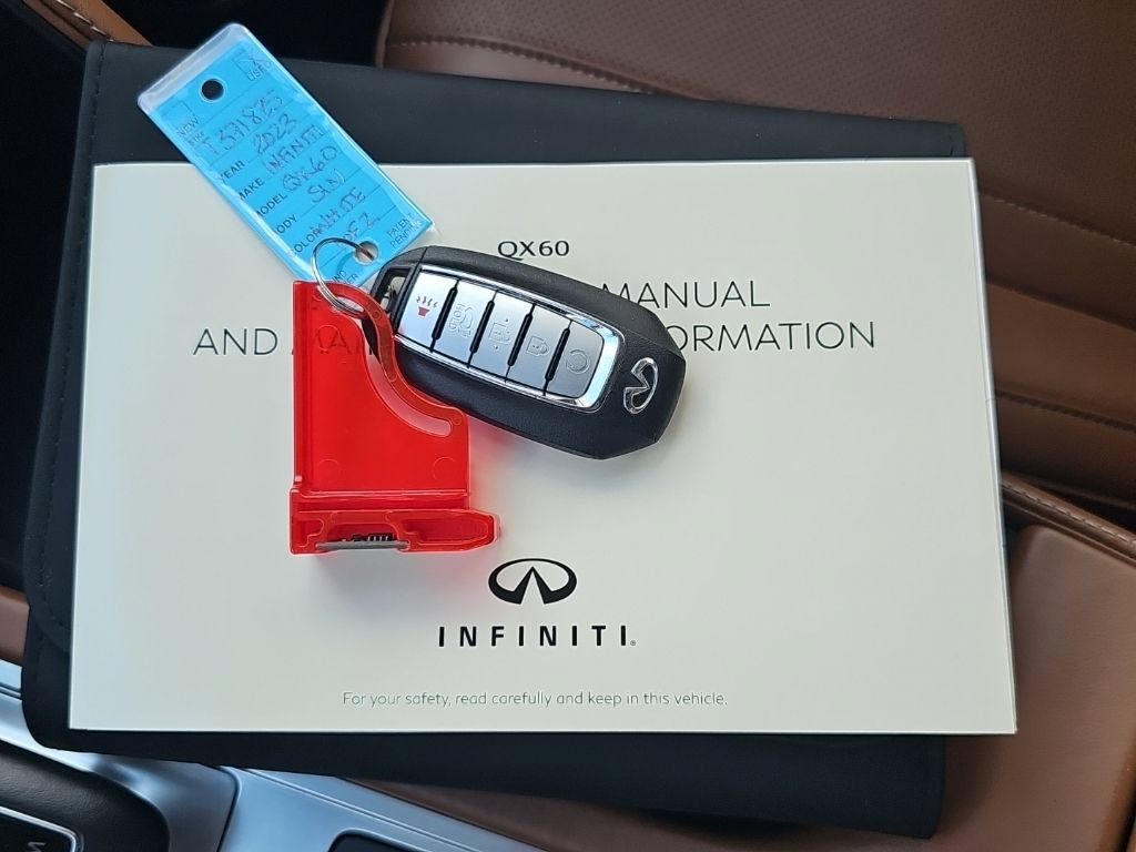Used 2023 INFINITI QX60 Sensory w/ Vision Package AWD/4WD image 5