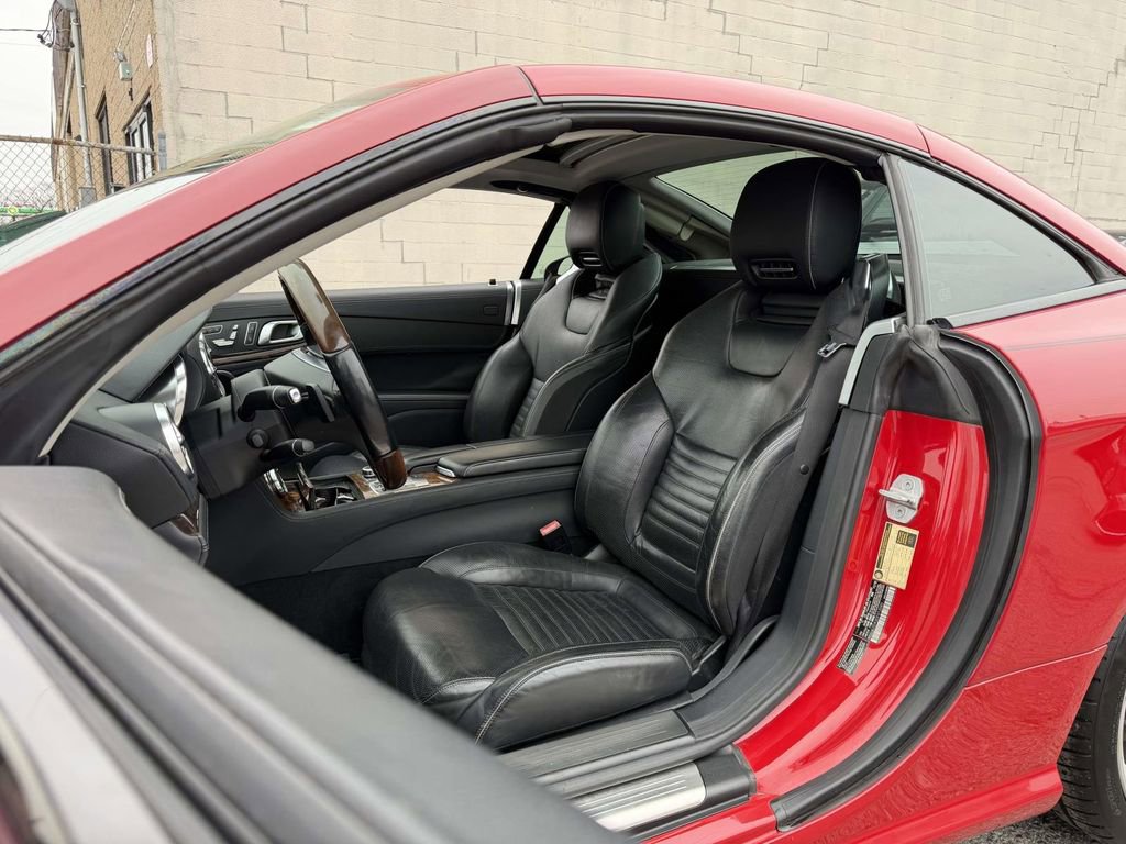 Used 2013 Mercedes-Benz SL 550 image 16