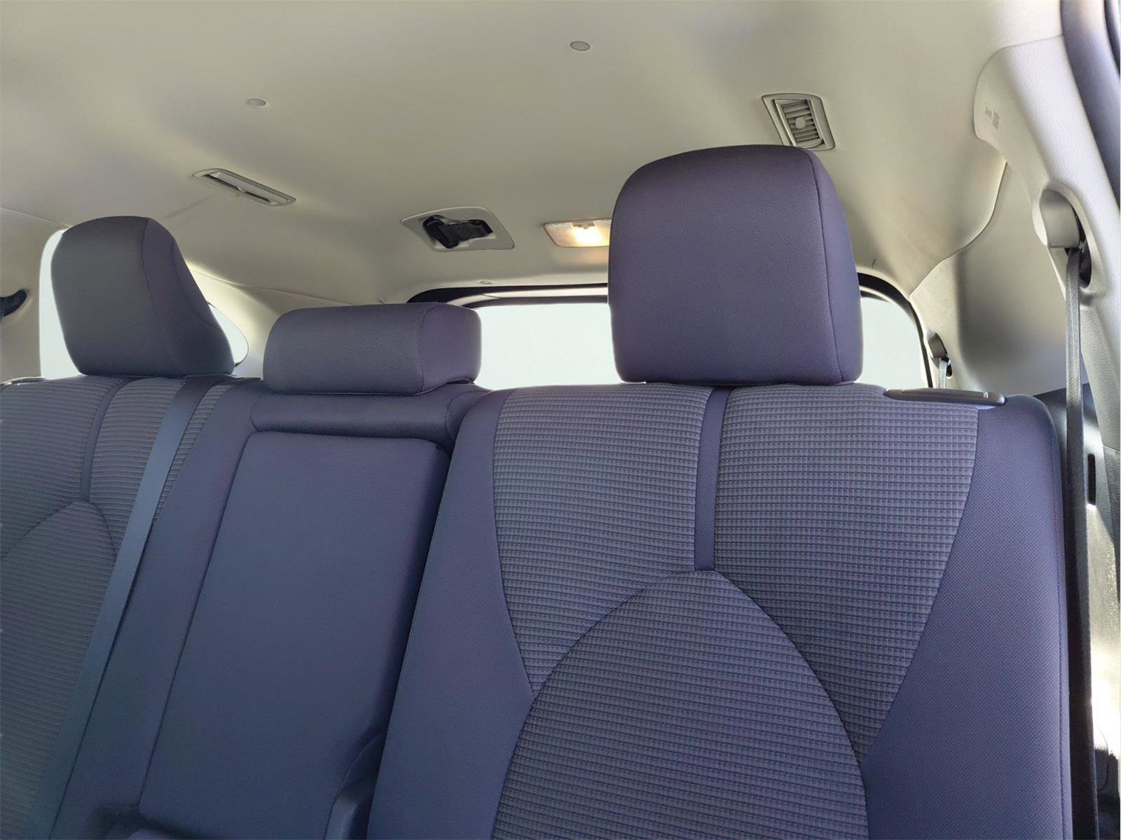 Used 2024 Toyota Highlander LE image 13