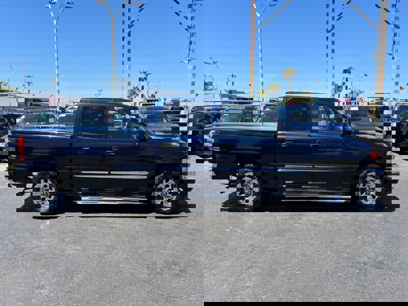 Used 2006 GMC Sierra 1500 SL image 2