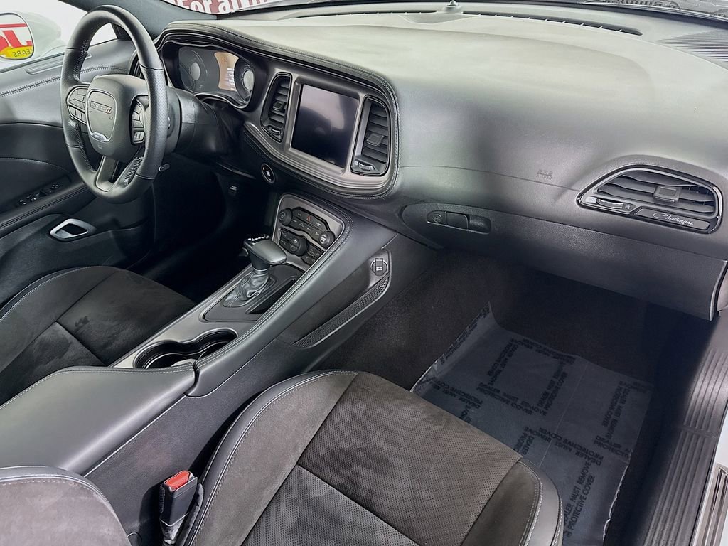 Used 2023 Dodge Challenger R/T w/ Plus Package image 33