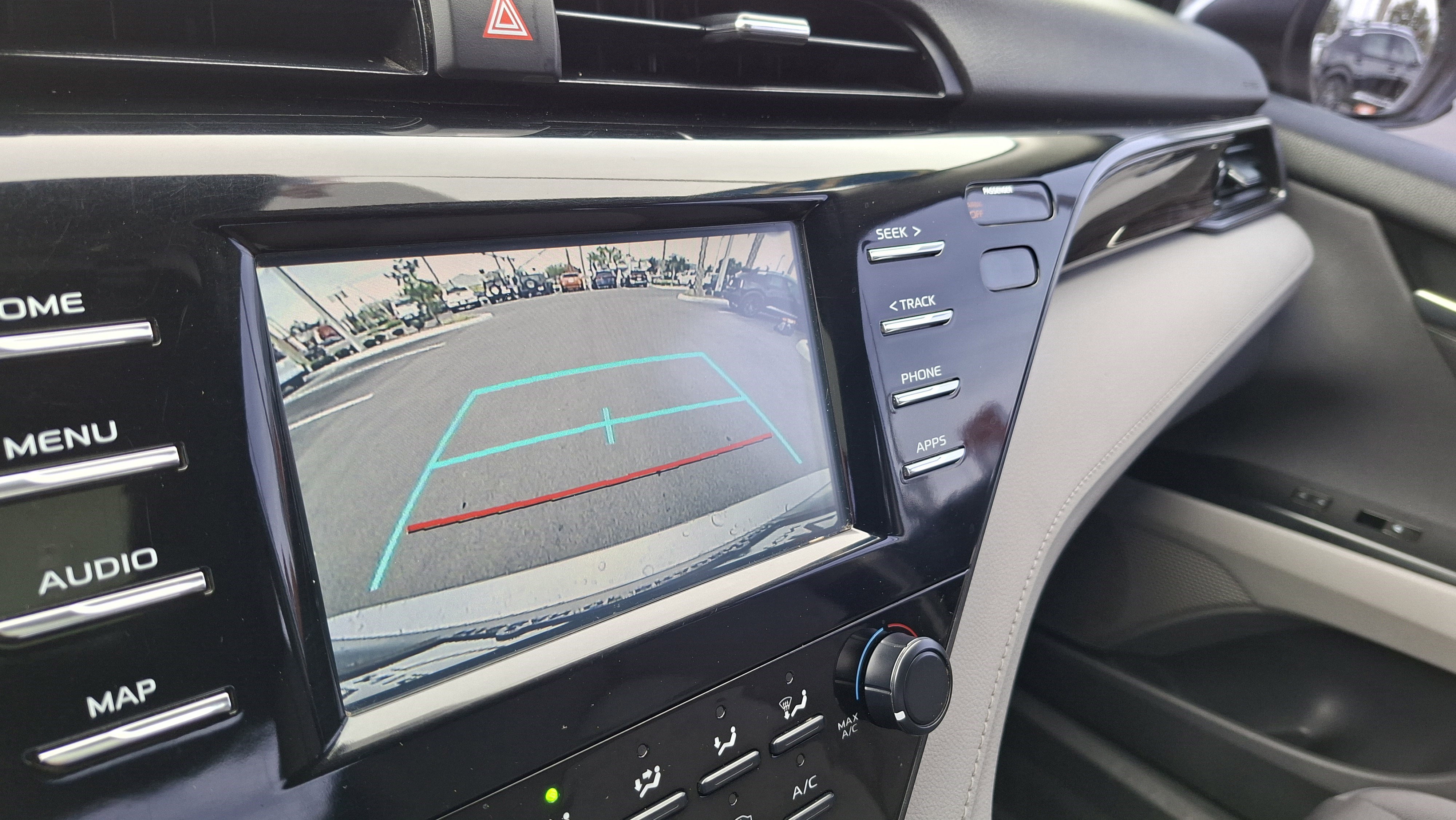 Used 2019 Toyota Camry LE image 13