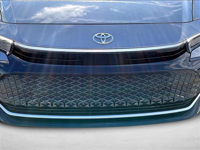 Used 2023 Toyota Crown Platinum image 30