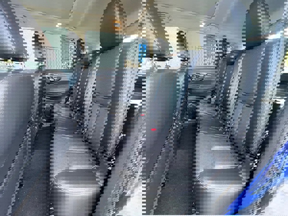 Used 2019 Nissan Rogue SL w/ Premium Package FWD image 15