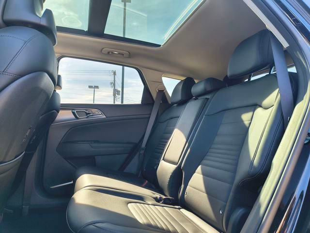 Certified 2025 Kia Sportage SX image 4
