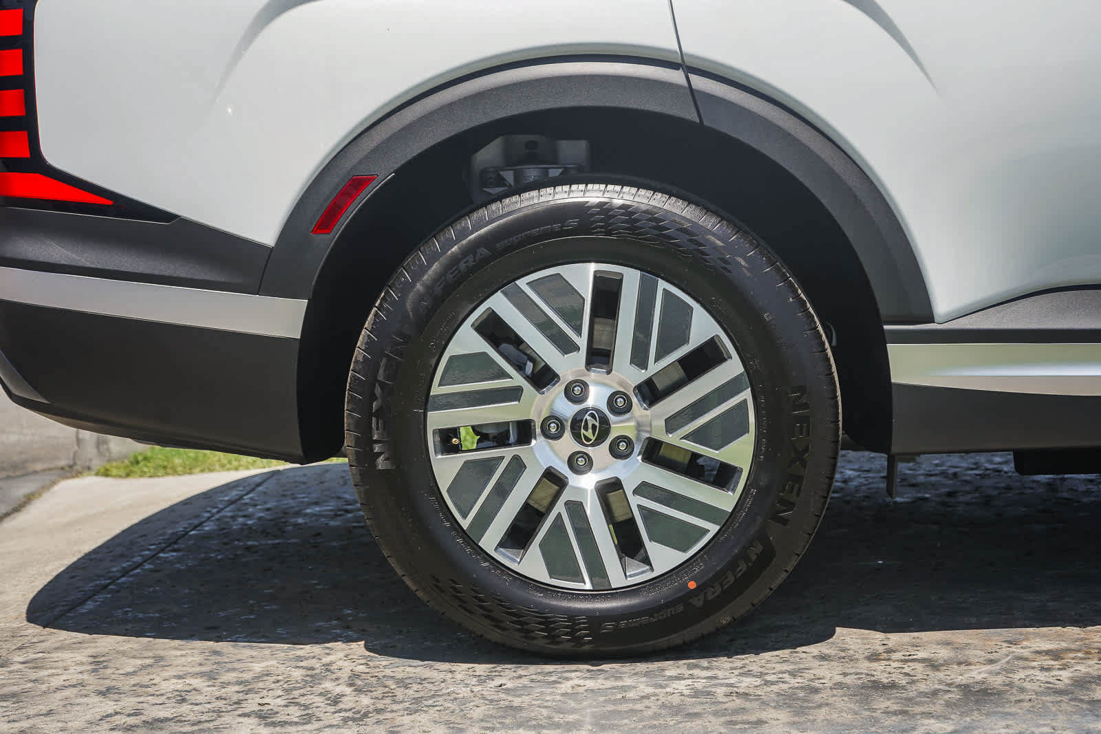 New 2026 Hyundai Palisade FWD Hybrid image 8