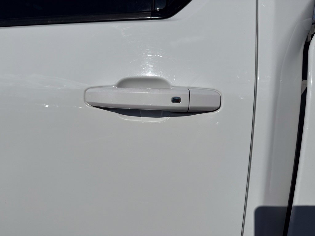 Used 2021 GMC Sierra 2500 AT4 w/ AT4 Premium Plus Package AWD/4WD image 14