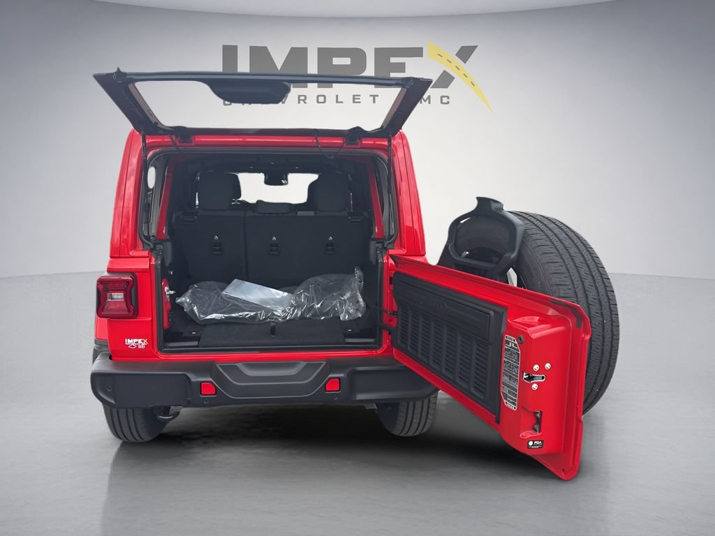 Used 2025 Jeep Wrangler Unlimited Sahara w/ Safety Group AWD/4WD image 28