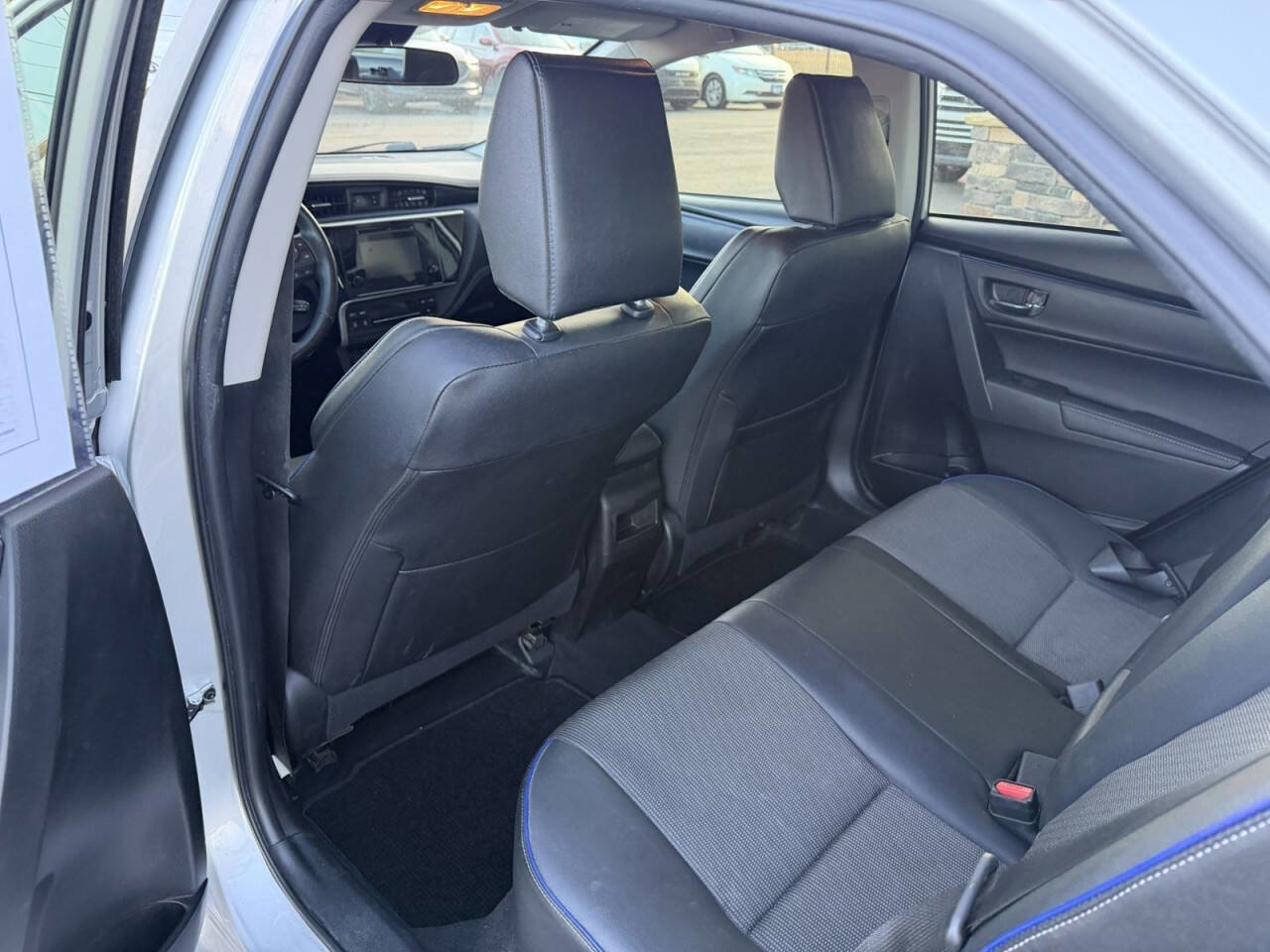 Used 2018 Toyota Corolla SE FWD image 19