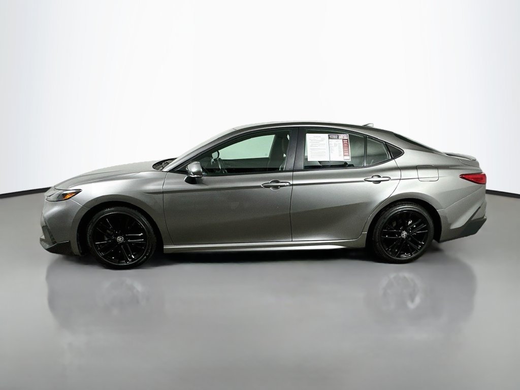 Used 2026 Toyota Camry SE FWD image 5
