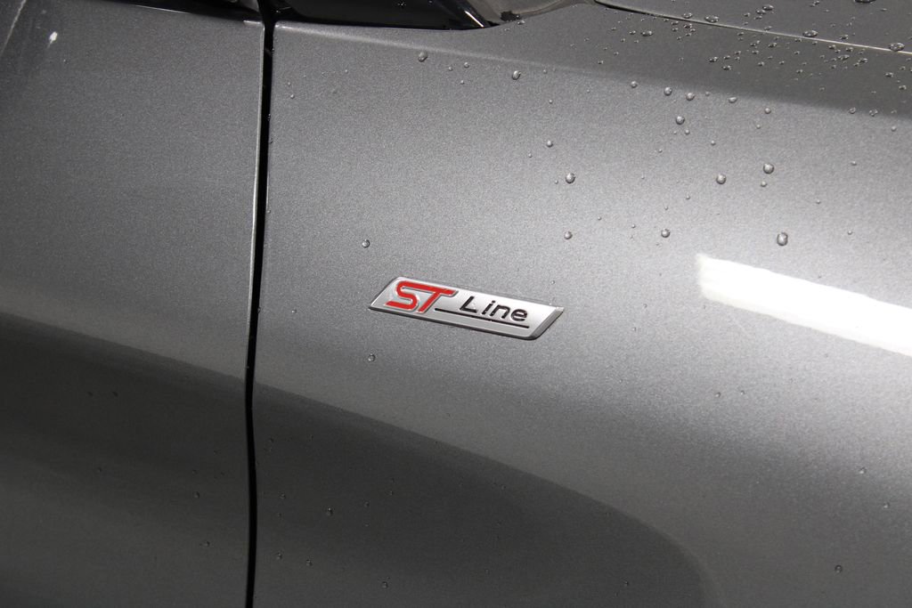 Used 2025 Ford Explorer ST-Line w/ ST-Line Street Pack image 12