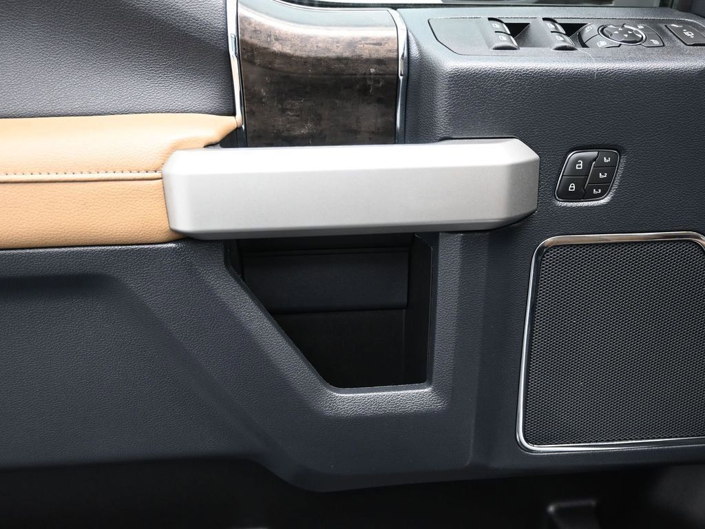 Used 2022 Ford F250 Lariat w/ Chrome Package image 16