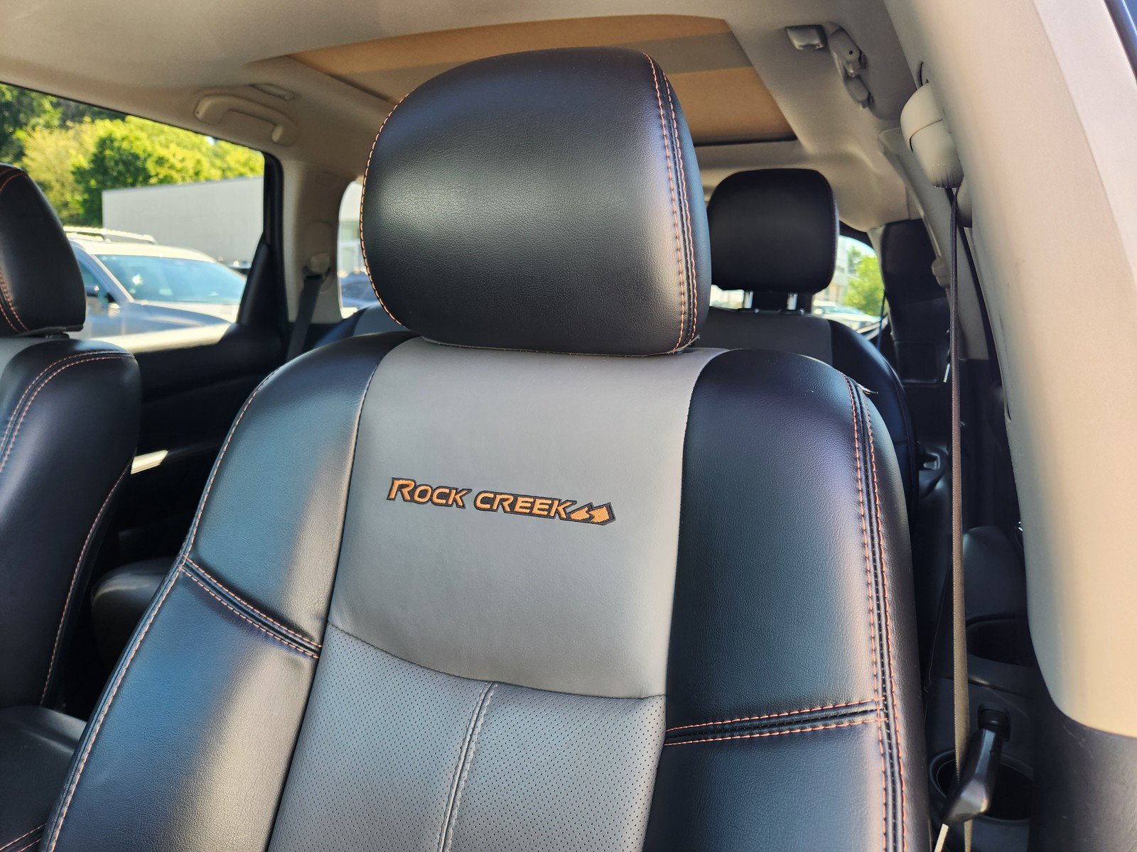 Used 2019 Nissan Pathfinder SL AWD/4WD image 11