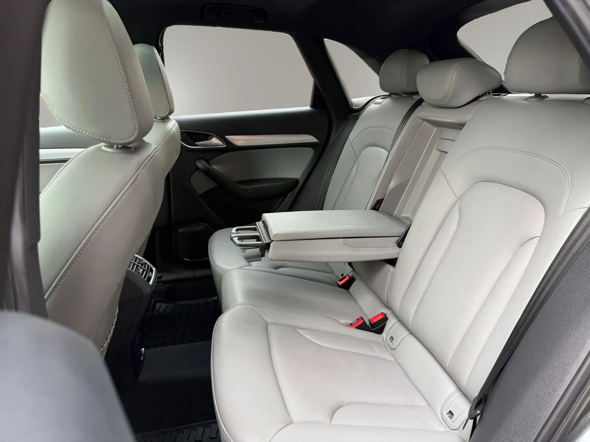 Used 2018 Audi Q3 2.0T Premium Plus AWD/4WD image 35