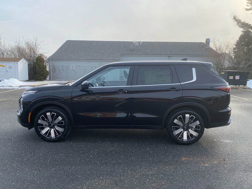 New 2026 Mitsubishi Outlander SE image 9