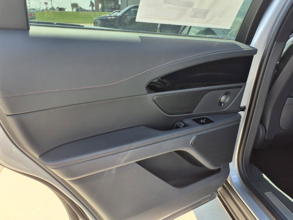 New 2025 Lincoln Nautilus Premier image 6